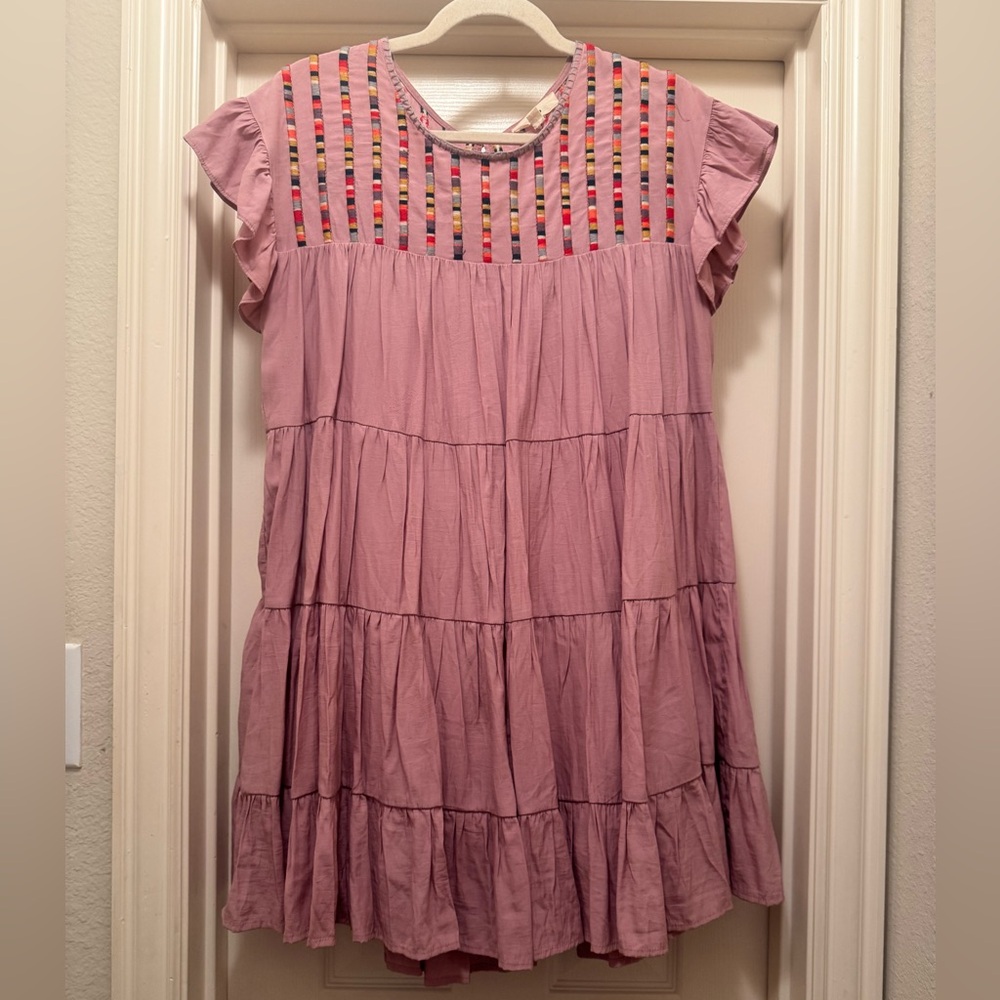 EUC Entro Embroidered Mauve Tiered Ruffle Sleeve Mini Dress Size Medium
